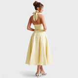Halina – Elegantne midi kleit volangidega