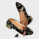 Elegantne ballerina, millel on rafineeritud detailid