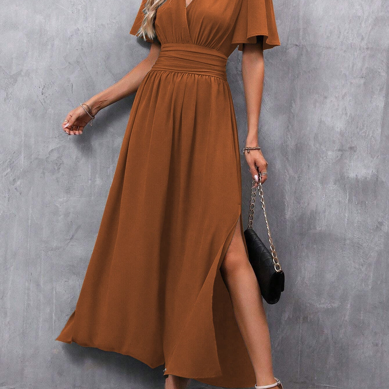 Eterna – Elegantne must maxi kleit