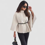 Alinne – Elegantne papillon mantel vööga