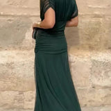 Luana – Elegantne V-kaelusega kleit
