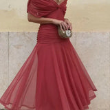 Luana – Elegantne V-kaelusega kleit