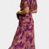 Luana – Elegantne V-kaelusega kleit