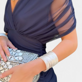 Luana – Elegantne V-kaelusega kleit