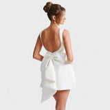 Carrie – Elegantne mini kleit pärlitega